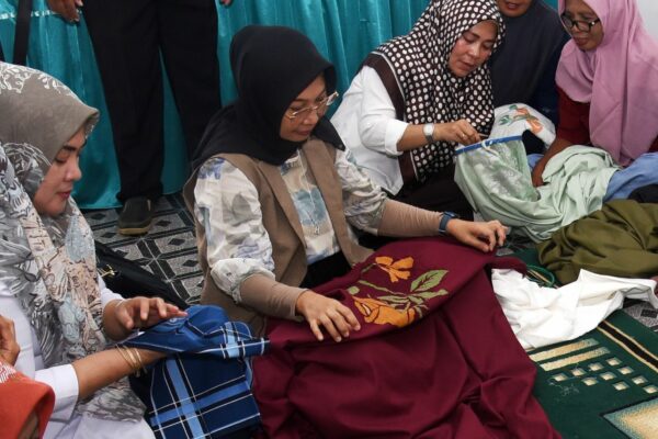 Dekranasda Gorontalo Bentuk Koperasi Perajin Karawo