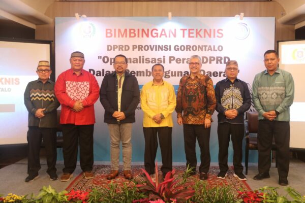 Gelar Bimtek Tahunan, Sekwan : Optimalkan Peran Anggota DPRD Dalam Pembangunan Daerah