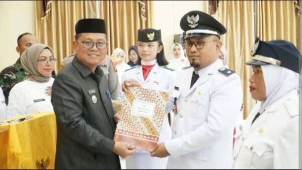 Thariq Modanggu Lantik 17 Kepala Desa Terpilih Se-Kecamatan Kwandang
