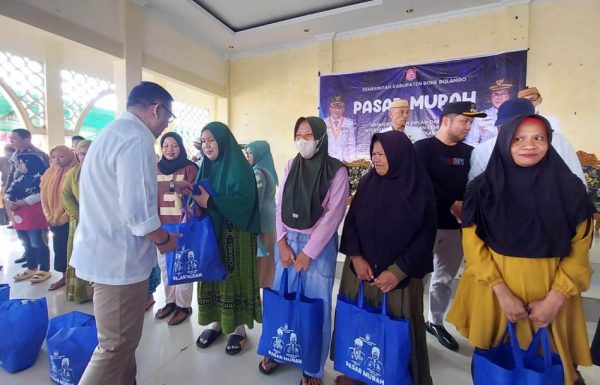 Bupati Bone Bolango Buka Pasar Murah Bantu masyarakat Tapa-Bulango