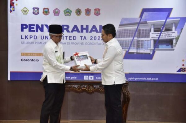 Penjagub Gorontalo Serahkan LKPD Unaudited Tahun Anggaran  2022