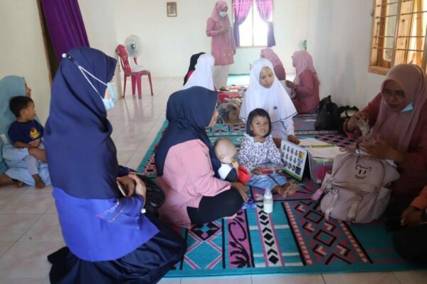Dinkes Bone Bolango Beri Imunisasi Ibu Hamil Dan Anak Demi Cegah Stunting