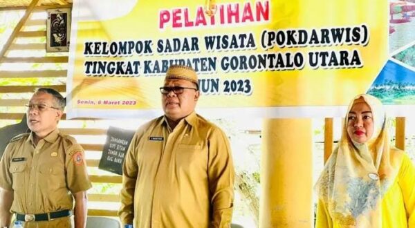 Disparbud Gorut Melatih Pokdarwis Sebagai Penguatan Kelembagaan Kelompok Masyarakat
