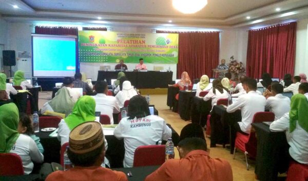 Bupati Gorut Dorong Aparatur Desa Tingkatkan Pengelolaan Keuangan Desa