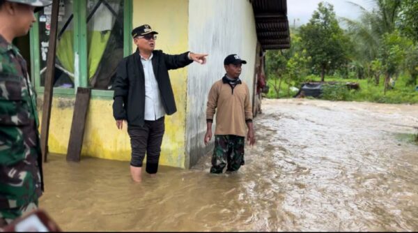 Bupati Thariq Gerak Cepat Evakuasi Masyarakat Korban Banjir