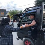 Diskominfotik Gorontalo Berbagi Berkah Takjil di Bulan Ramadan