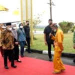 Wapres Ma’ruf Amin Disambut Adat Mopotilolo Saat Tiba di Gorontalo