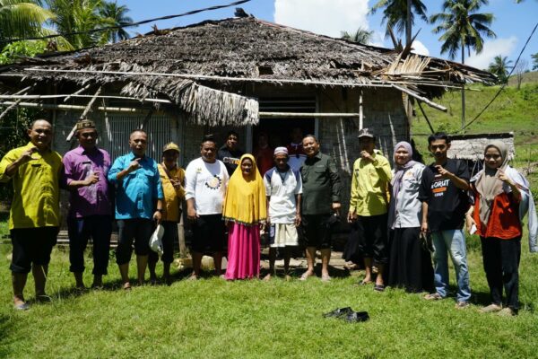 Bupati Thariq Kunjungi Masyarakat Ekstrim Desa Dudepo Kecamatan Anggrek