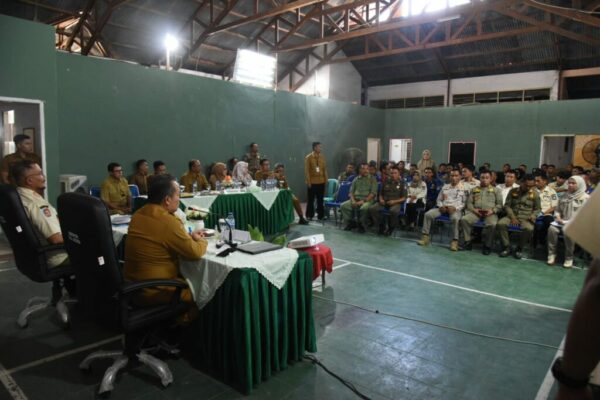 Hadapi Pemilu 2024, Penjagub Gorontalo Hadiahi Satpol PP Seragam Lengkap