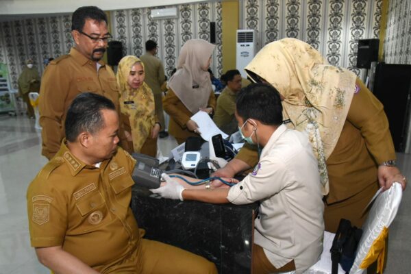Penjagub dan Pimpinan OPD Gorontalo Jalani Pemeriksaan Kesehatan Terpadu