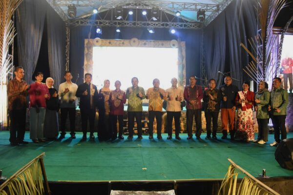 Penjagub Ismail Tutup Festival Pesona Danau Limboto