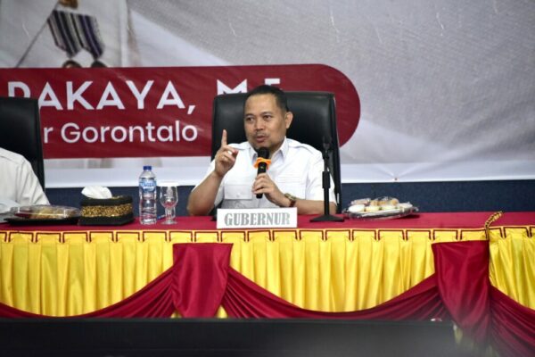 Gaya Sat Set Penjagub Ismail Tuai Tepuk Tangan Aparatur