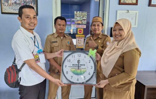Siswa SMKN 1 Belajar Teknologi Informasi di Diskominfotik Gorontalo