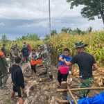 Berpacu Waktu dan Cuaca, TNI Bersama Masyarakat Bahu Membahu Kerjakan Sasaran Fisik TMMD Ke – 117