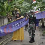 Jelang Pembukaan TMMD 117, Beginilah Potret Kedekatan TNI Bersama Warga