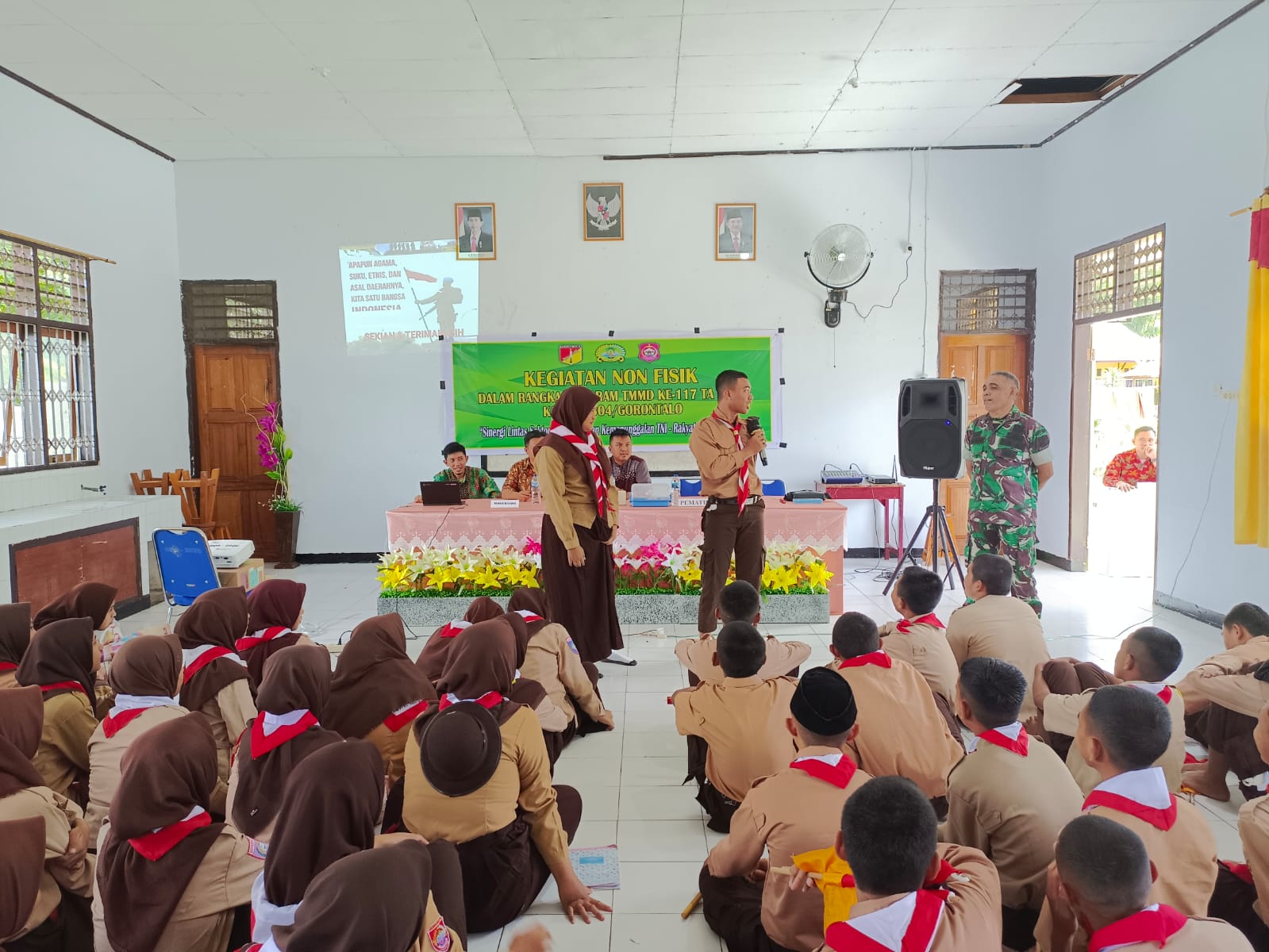 Kapten Inf Kuslan Memberikan Penyuluhan Bela Negara Dan Wasbang Ke SMAN 1 Bone Pantai