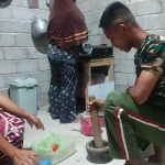 Keakraban Personil Satgas TMMD Kodim 1304/Gorontalo, Bantu Warga Memasak