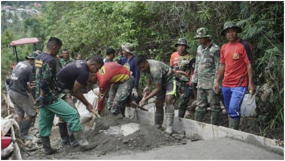 Kerja Keras, Satgas TMMD ke 117 Wujudkan Mimpi Masyarakat Desa