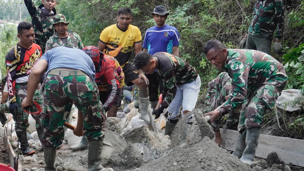 Luar Biasa Semangat Satgas TMMD dan Warga Kejar Target Penyelesaian Sasaran Fisik