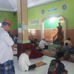 Meski Sibuk Bekerja, Satgas TMMD 117 Tak Lupa Sholat Jumat