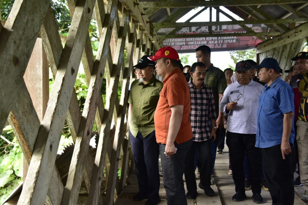 Pemprov Gorontalo Renovasi Jembatan Kayu Desa Buti