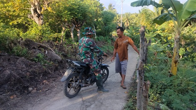 Satgas TMMD, Saling Tegur Sapa Dengan Warga