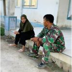 Satgas TMMD Jalin Komunikasi Sosial dengan Warga Pesisir Pantai