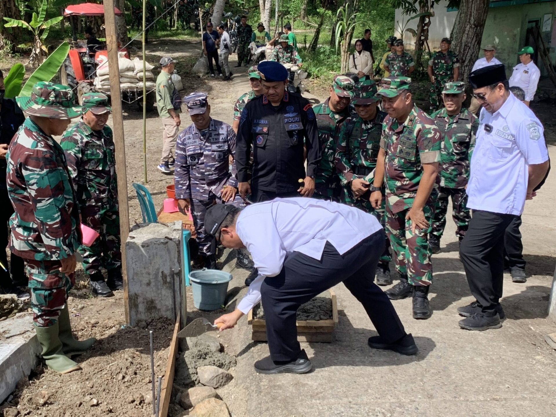 TMMD Targetkan Jalan Rabat Beton 900 Meter di Desa Kemiri