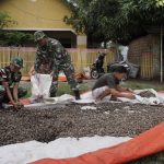 Bukti Kedekatan TNI Dengan Warga, di Lokasi TMMD 117