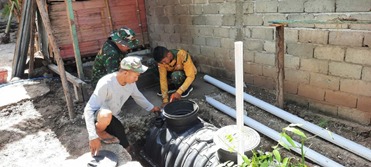 Satgas TMMD 117 Reguler Brebes Masih Setia Bantu Pembuatan Septictank di Ujung Tugas