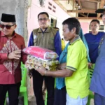 Wali kota Gorontalo Santuni Korban Kebakaran