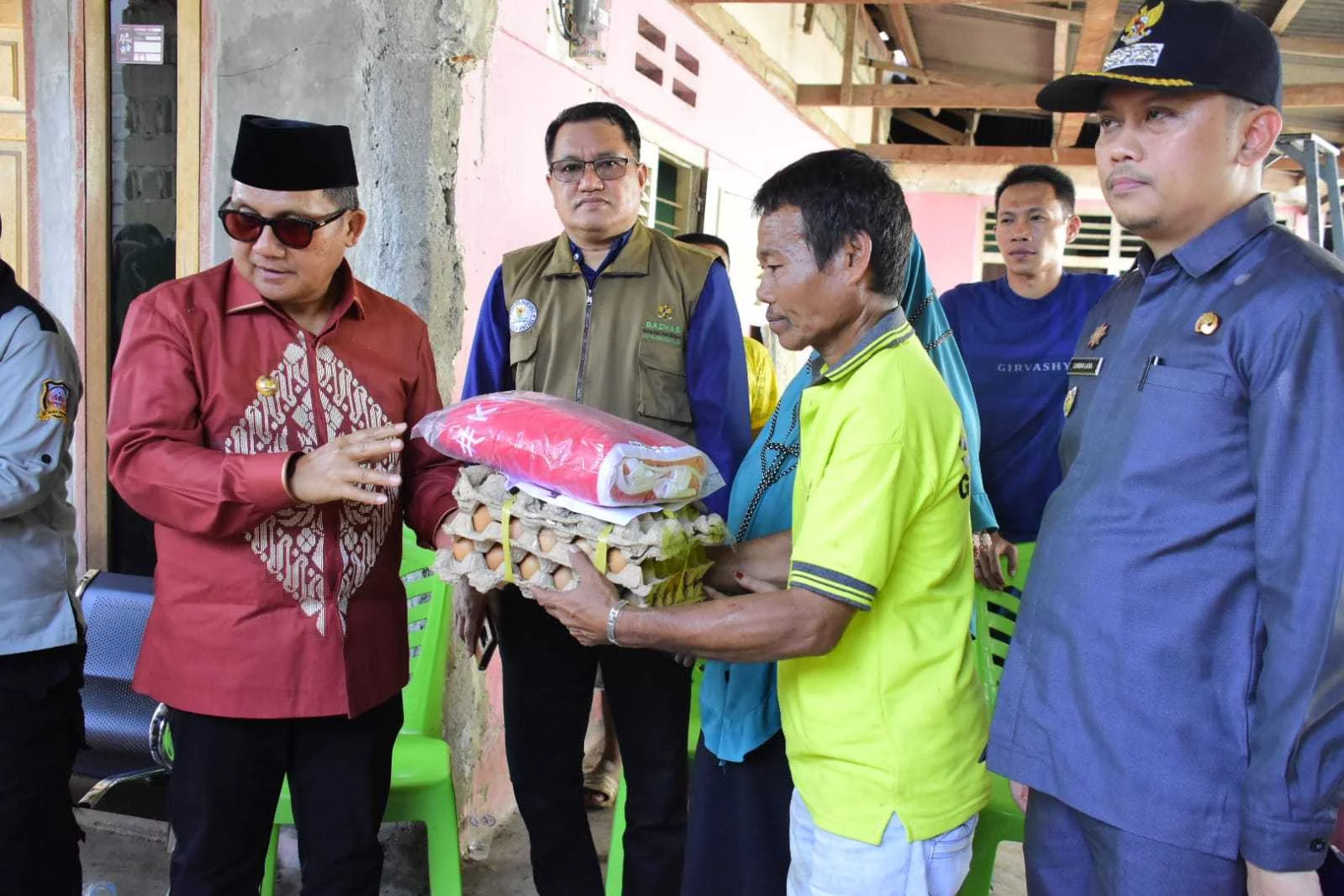 Wali kota Gorontalo Santuni Korban Kebakaran