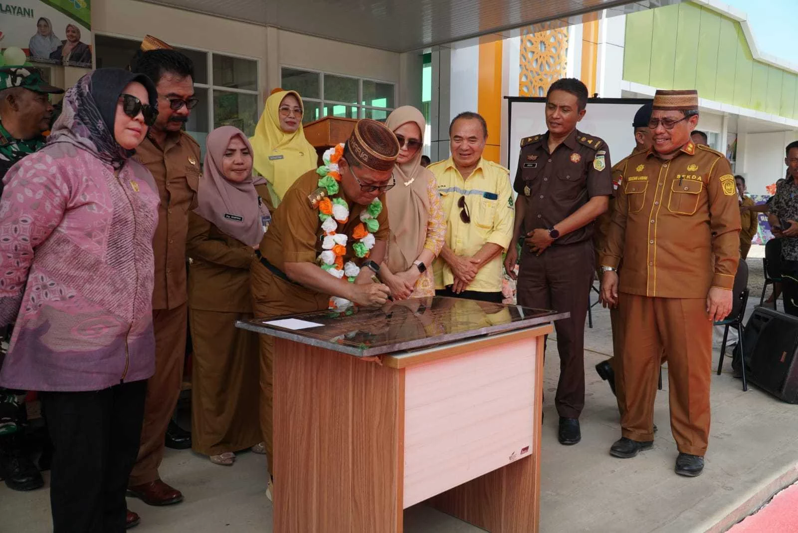 Thariq Modanggu Resmikan RSTM di Kecamatan Tolinggula
