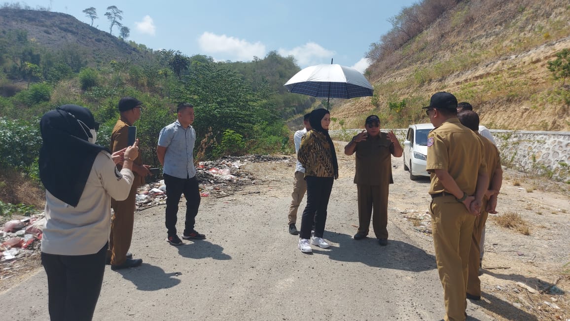 Adhan Dambea Kecewa Ruas Jalan Tenilo-Iluta Tak Kunjung Selesai