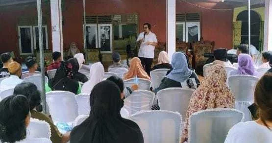 Erwin Ismail Siapkan 100 Paket Sandang Pangan Untuk Pasar Murah di Kelurahan Tapa