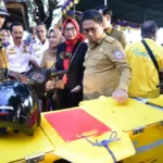 Bantuan Kapal Ikan dan Sepeda Motor Disalurkan