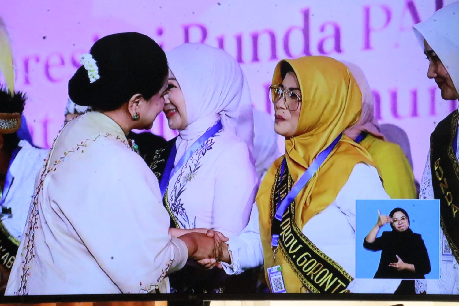 Fima Agustina Dianugerahi Bunda PAUD Terbaik Tingkat Nasional