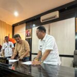 Air Mata Warga Di Penghujung Masa Jabatan Bupati