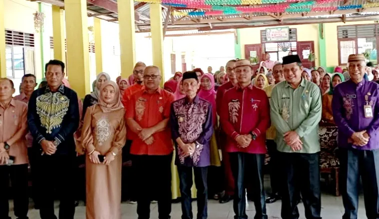 BUPATI GORONTALO BERI ARAHAN PEMERINTAHAN PEMBANGUNAN DAN KEMASYARAKATAN DI TELAGA
