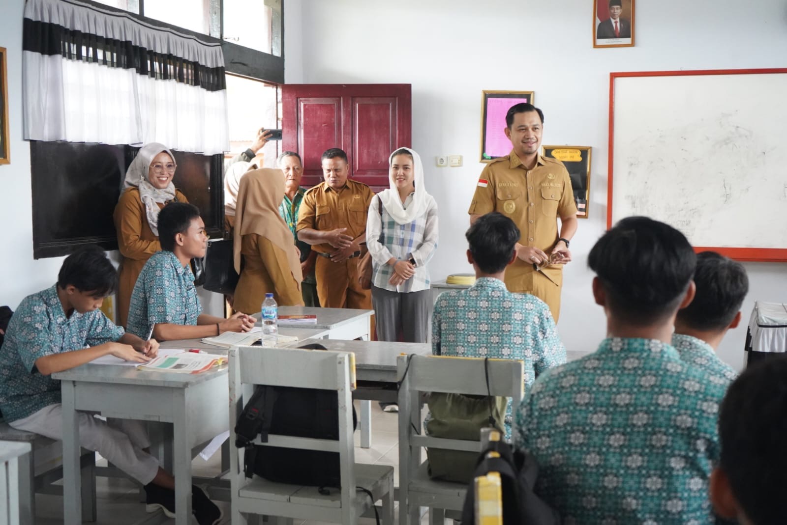 Ryan Kono Pantau Pelaksanaan Belajar Mengajar Siswa Di Tahun 2024
