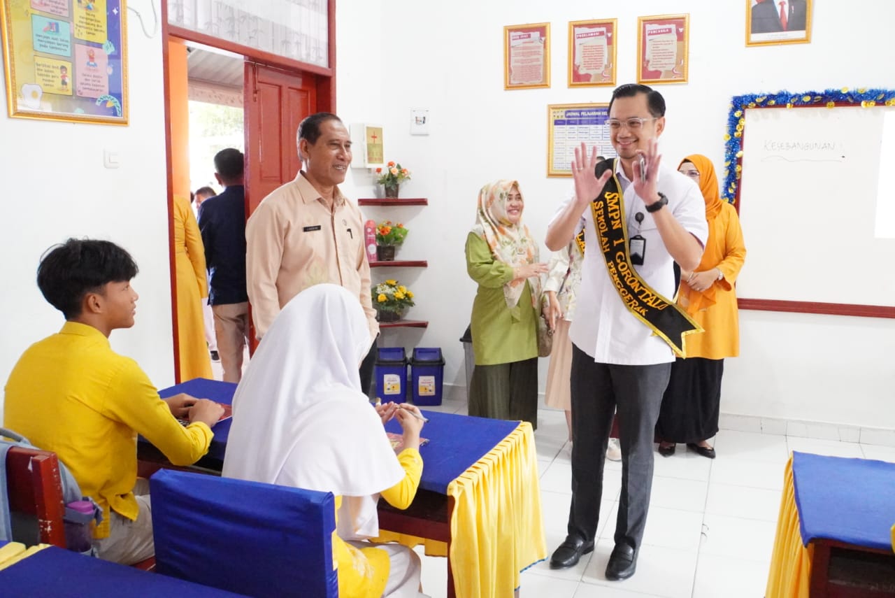 Ryan Kono Apresiasi Kegiatan Kreatif SMP 10 Kota Gorontalo