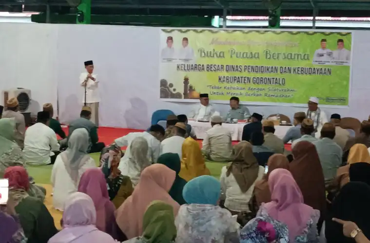 Bupati Nelson Buka Puasa Bersama Dikbud Kabgor: Mempererat Silaturahim