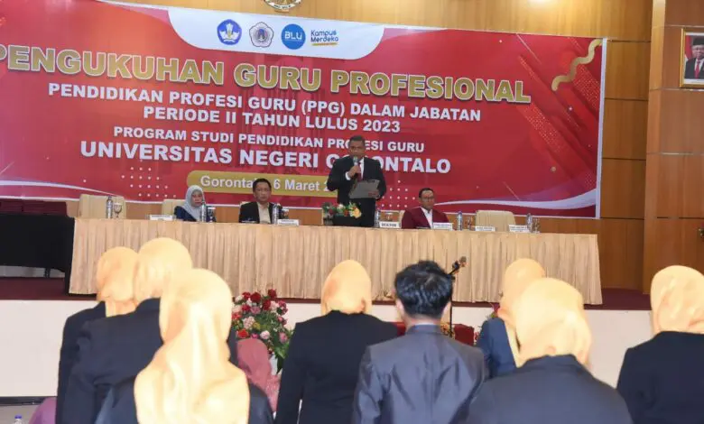 533 Lulusan PPG UNG Dikukuhkan Sebagai Guru Profesional