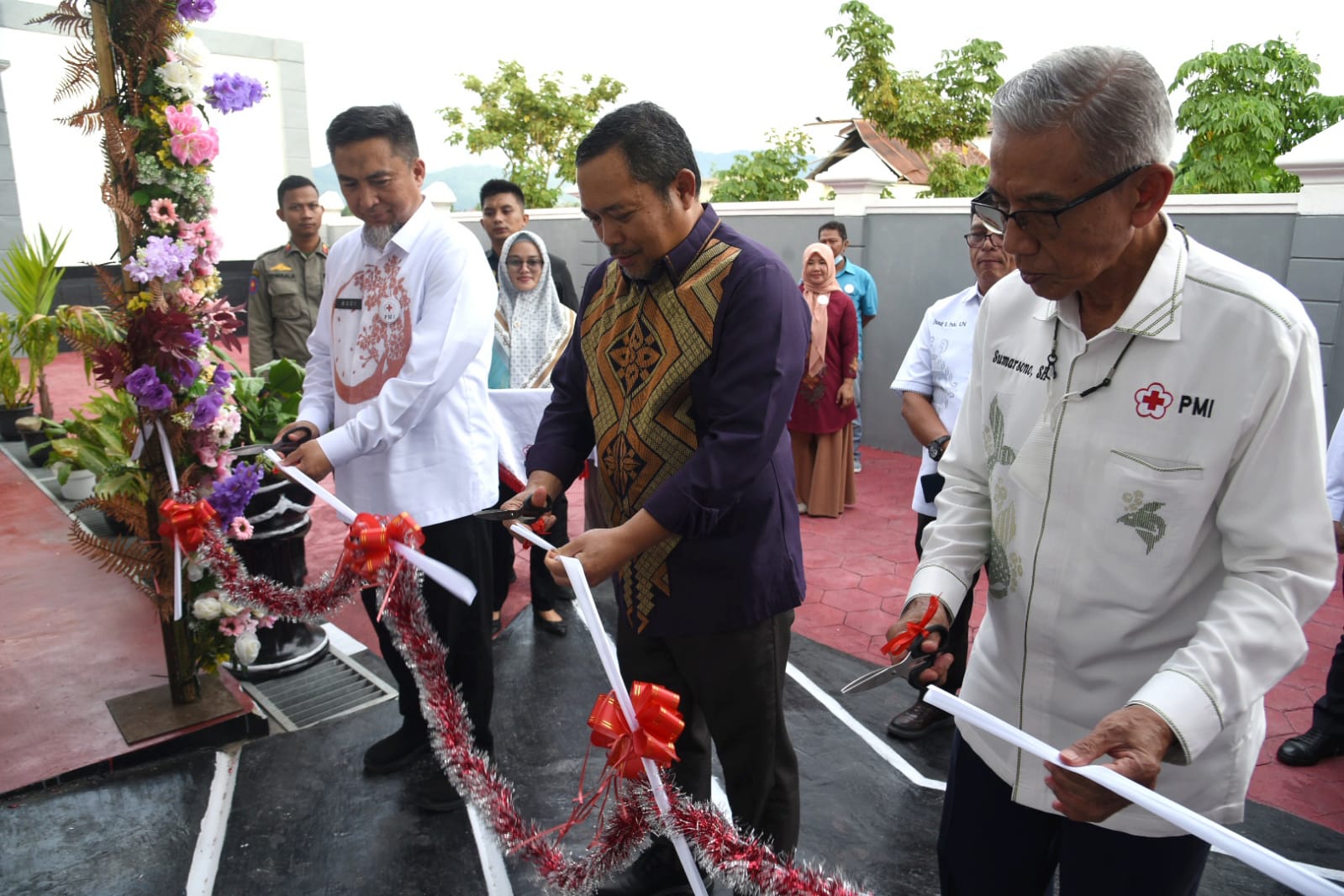 Penjagub Ismail Resmikan Gudang Logistik PMI Gorontalo