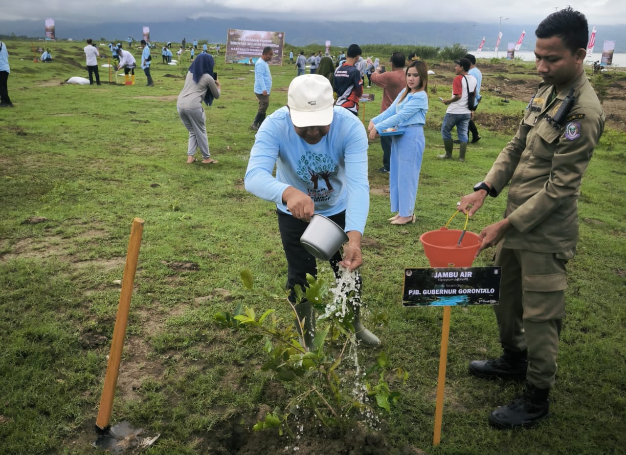 Sekdaprov Gorontalo Apresiasi Gerakan Tanam Pohon di Sempadan Danau Limboto