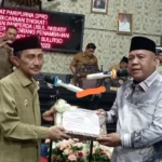 PEMDA GORONTALO GELAR PARIPURNA TINGKAT I TENTANG PENYERTAAN MODAL KEPADA BANK SULUTGO
