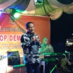 BUPATI GORONTALO LAUNCHING WARKOP DEMOKRASI DI HALAMAN KANTOR KESBANGPOL