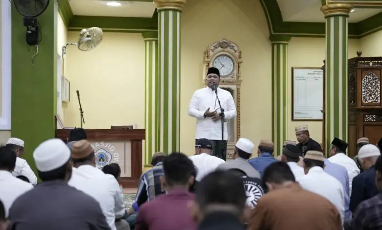 Rektor Berikan Tausiyah Ramadan untuk Jemaah Masjid Sabilurrasyad