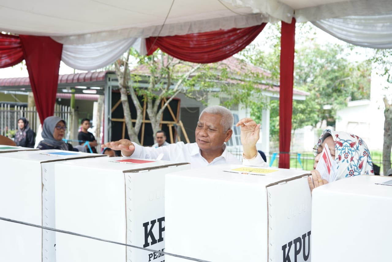 Pastikan Pemilu 2024 Berjalan Aman dan Lancar, Bupati Asahan Tinjau Beberapa TPS