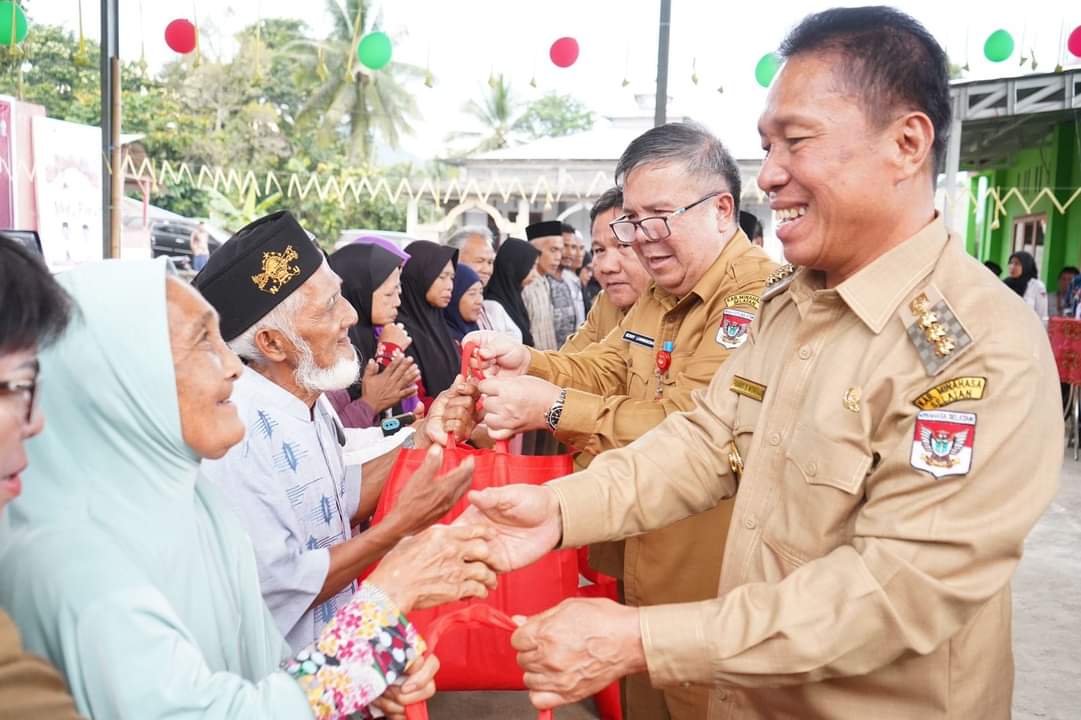 Pererat Silahturahmi, Bupati FDW Hadiri Buka Puasa Bersama di Desa Bojonegoro